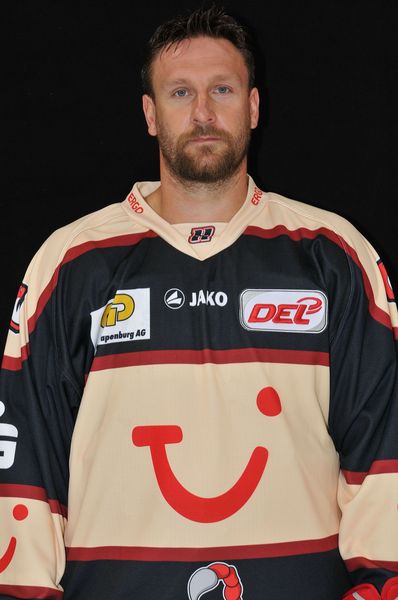 Mannschaft2011   014.jpg - DEL Club Hannover Scorpions Hannover Team 2011-2012Sascha Goc Verteidiger Nr. 7